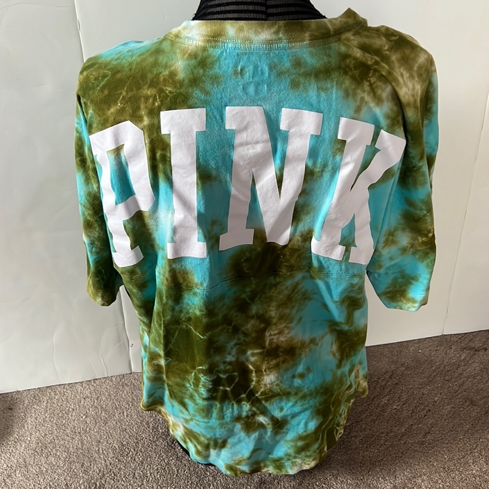 VS PINK varsity tee